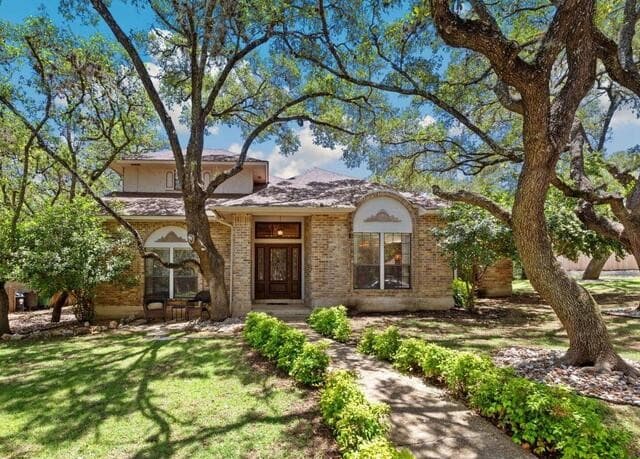 13102 N Hunters Cir