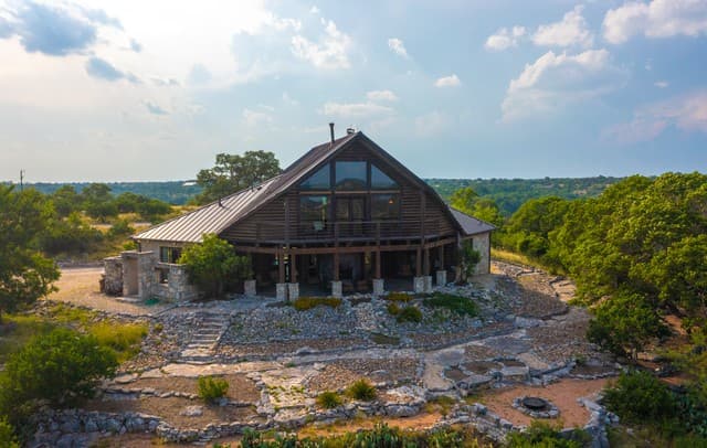 225 Valley View Dr