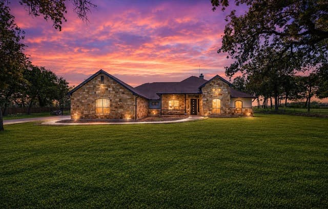 156 Woodlands Dr