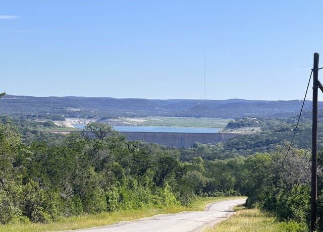 330 Private Road 2610