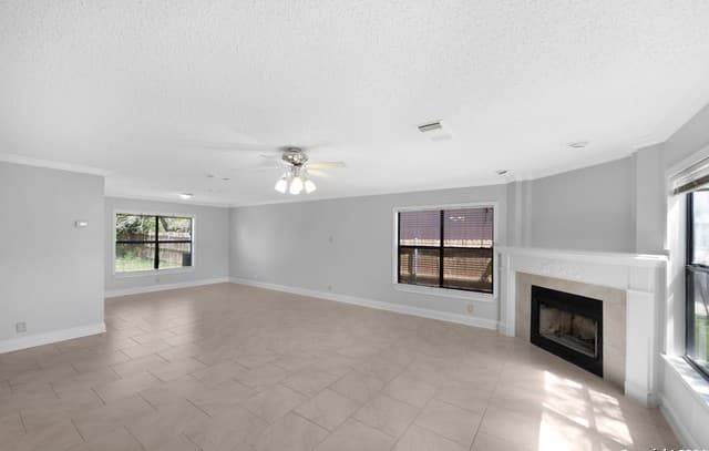 7607 Woller Pl