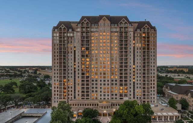 1 Towers Park Ln Unit 1202