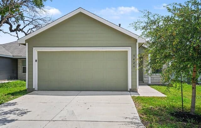 5426 Daphne Path
