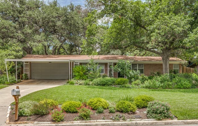 2811 Chisholm Trl