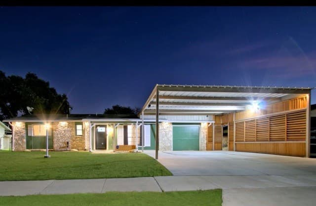 7226 Westglade Dr