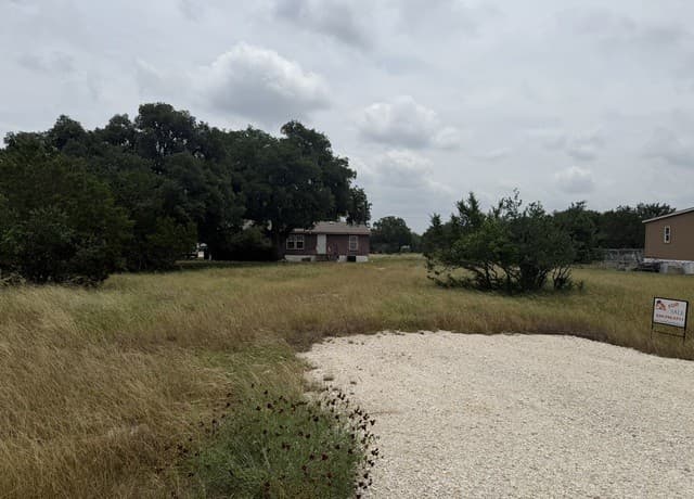 227 Private Road 1516