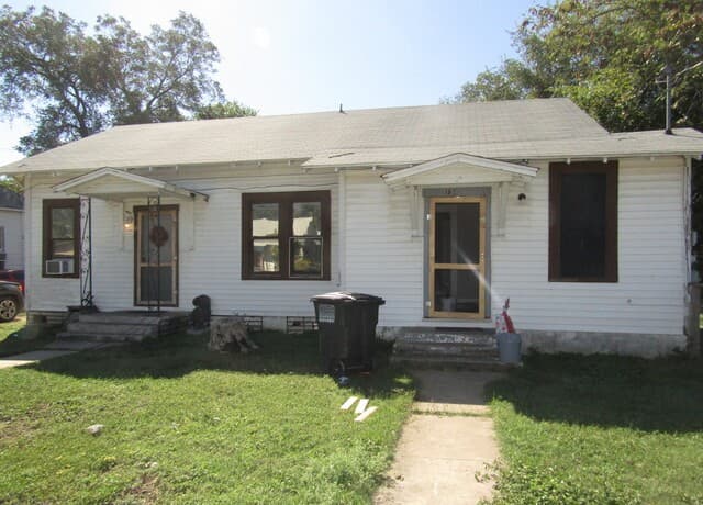 134 Gladstone