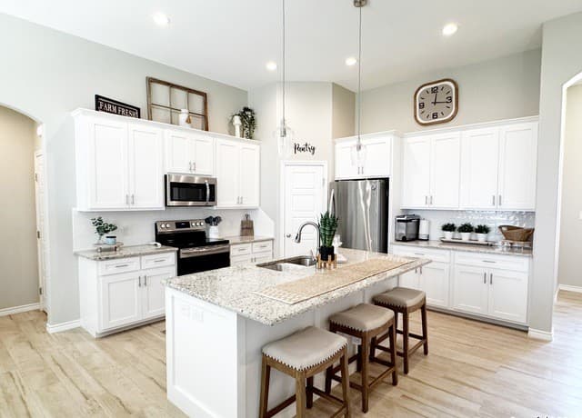 1683 Vista View