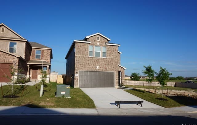 2610 Green Leaf Way
