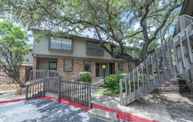 11815 Vance Jackson Unit 2404