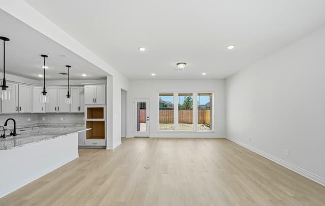 1324 Hallettsville