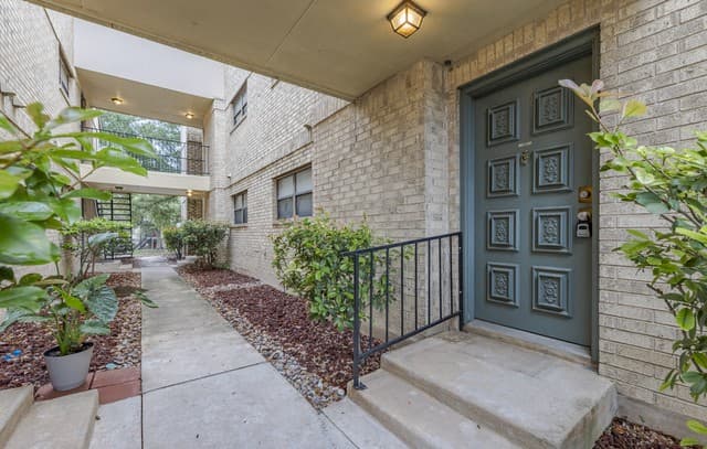 11843 Braesview Unit 913