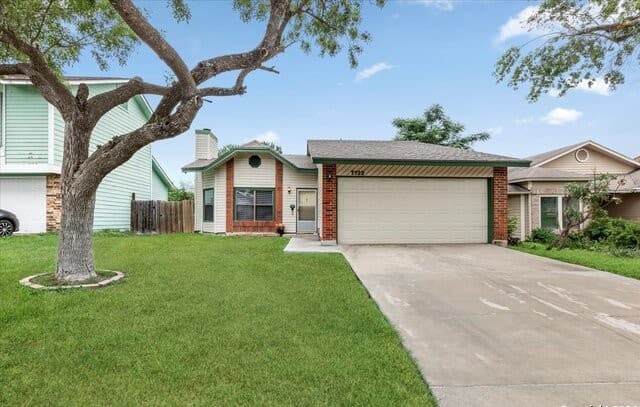 7122 Sunlit Trail Dr