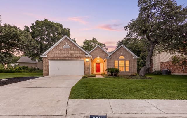 3011 Fall Crest Dr