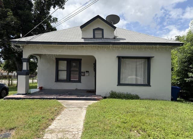 232 Regina St Unit 1