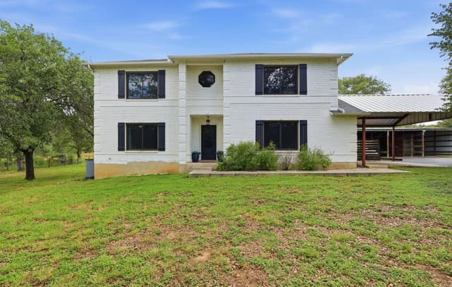302 Whispering Oaks