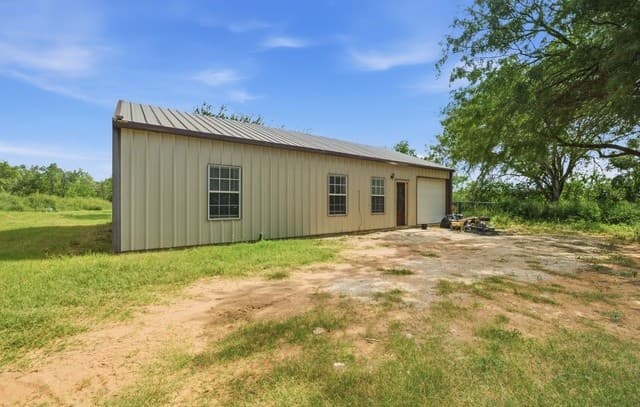 909 County Road 669
