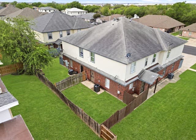 7642-7448 Windsor Oaks