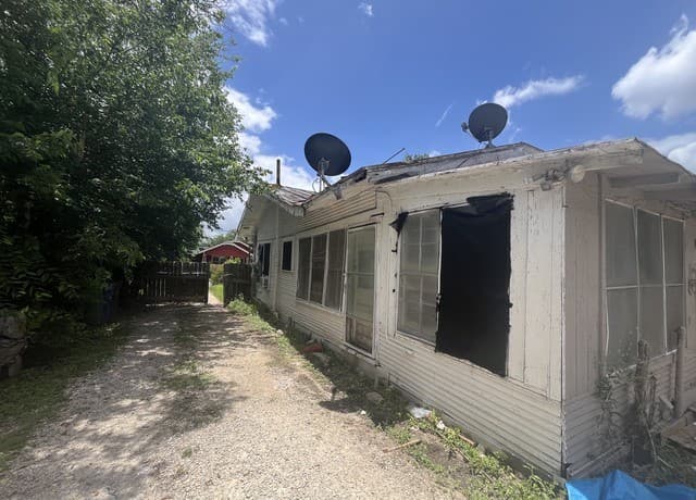 205 E White, San Antonio, TX 78214