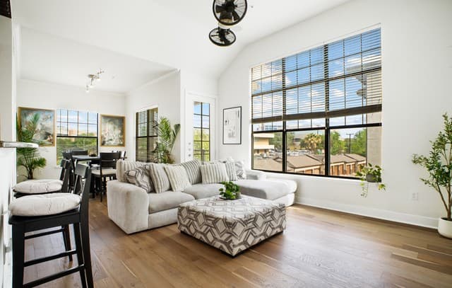 7342 Oak Manor Unit 1302