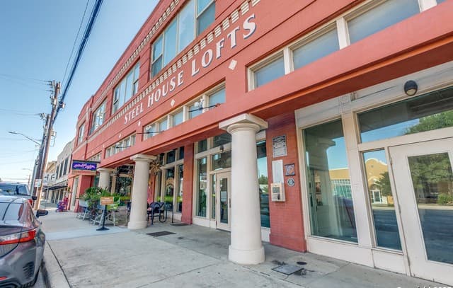 1401 S Flores St Unit 206