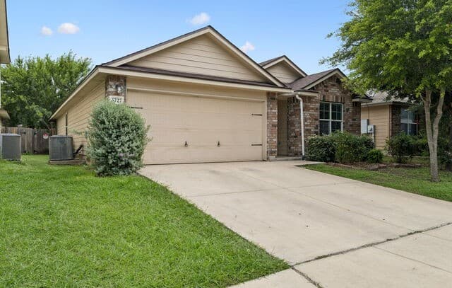 5727 Medina Farm