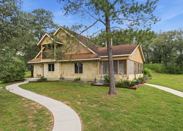 208 Oak Bend Dr