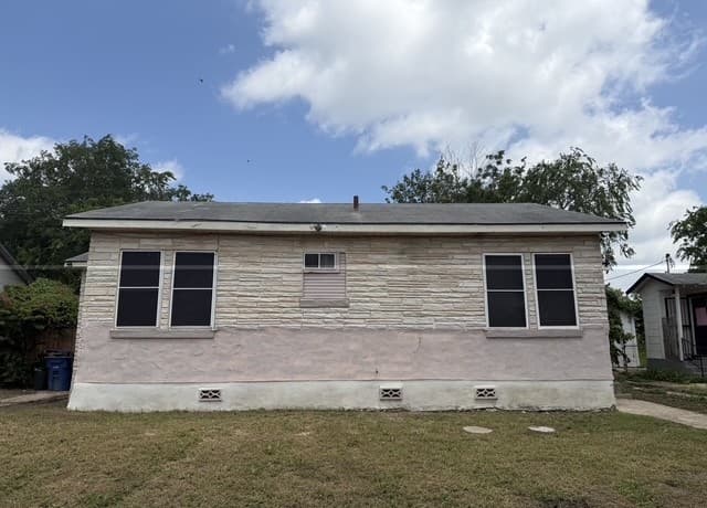 219 Lyric St