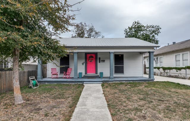 721 Elmwood Dr