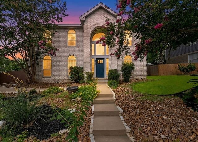 815 Stoneway Dr