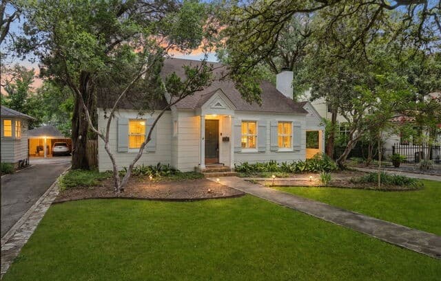 216 Tuxedo Ave