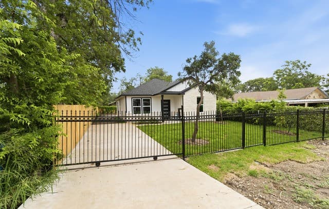 412 Monticello Ct