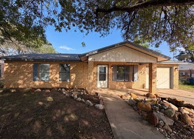 1308 Longhorn Dr