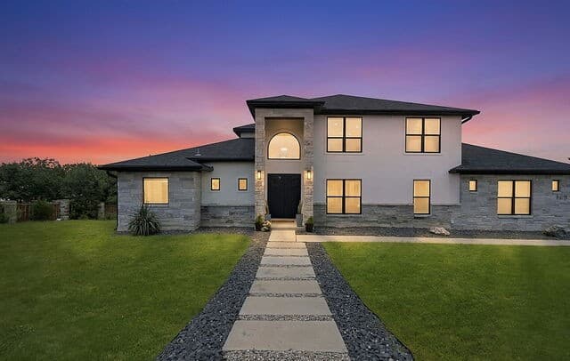 921 County Road 2801 E