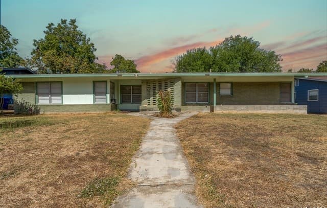 131 Brettonwood Dr