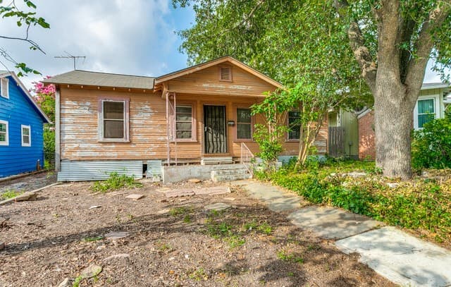 1330 W Rosewood Ave