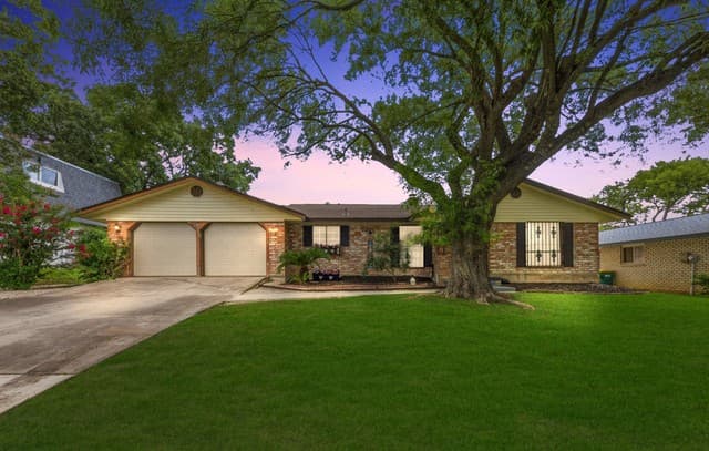 323 Madrid, Universal City, TX 78148