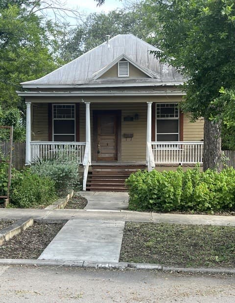 432 W Woodlawn Ave