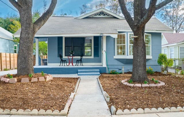 1730 W Mistletoe Ave