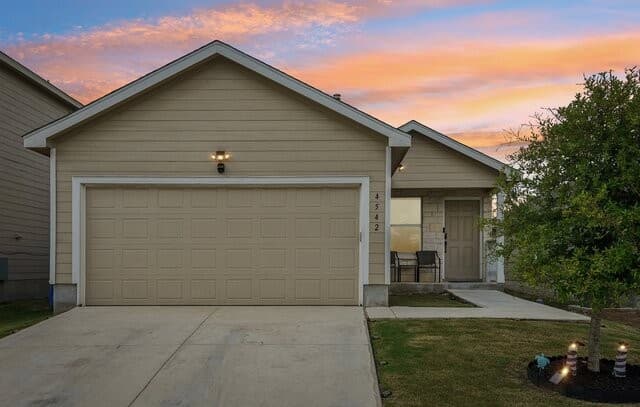 4542 Martin Way