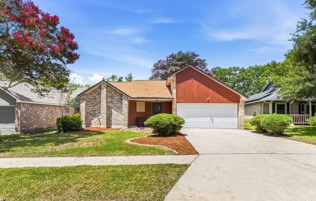 10907 Forest Farm