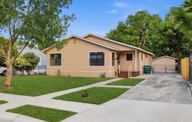 742 Royston Ave