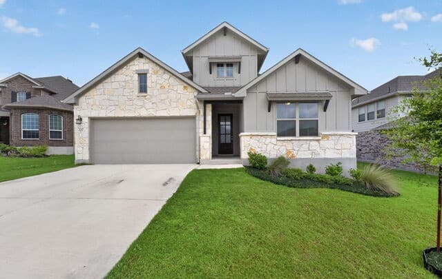 207 Foxtail Woods