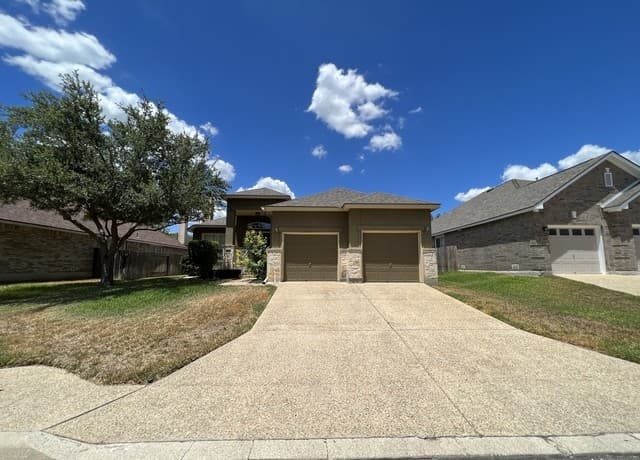 1303 Bluff Forest