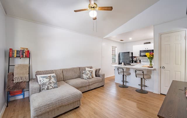 4803 Hamilton Wolfe Unit 310