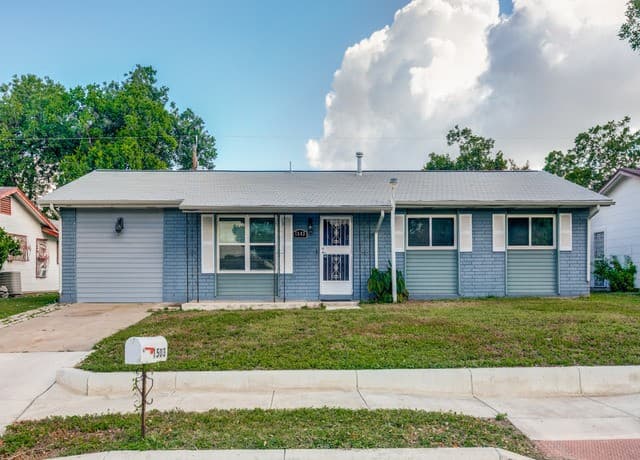 1503 W Ackard