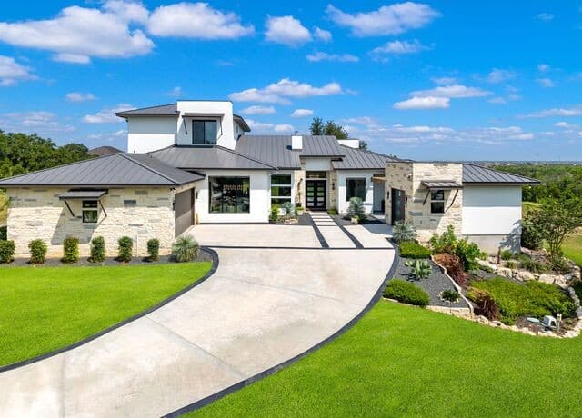 3316 Rustlers Trail