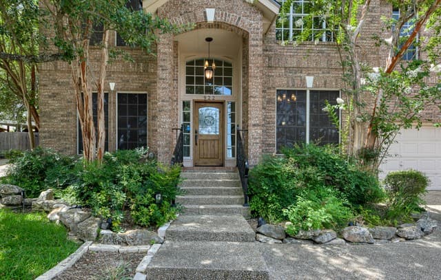 922 Riverstone Dr, San Antonio, TX 78258