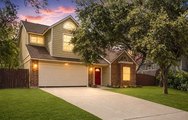 6915 Raintree Frst