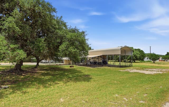 128 Private Road 1512